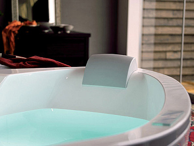 Акриловая ванна Jacuzzi Young Uma
